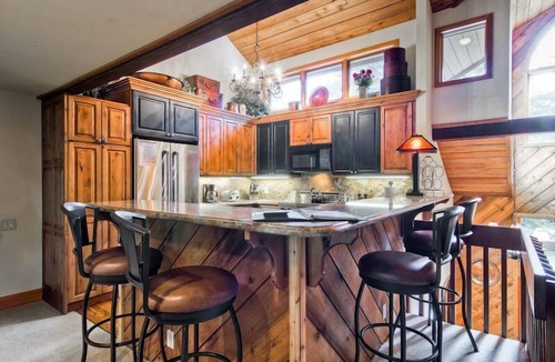 Avon House | Ridgepoint Townhome 115 - 3 Bedroom plus Loft Residence