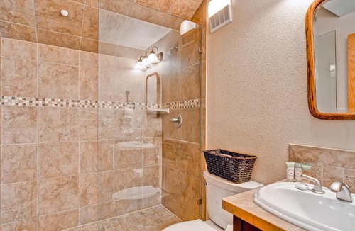 Avon Apartment | Ridgepoint Townhomes by East West Hospitality