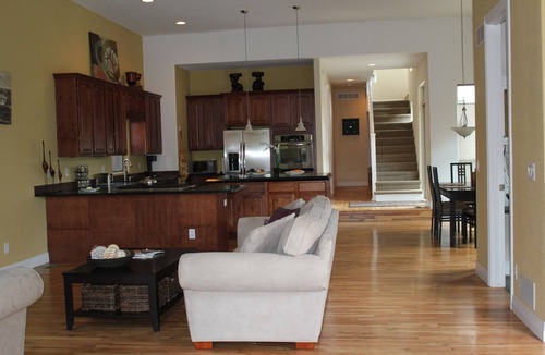 Curtis Park House | RiNo Breweries, Restaurants, Live Music and Art District just outside the door!