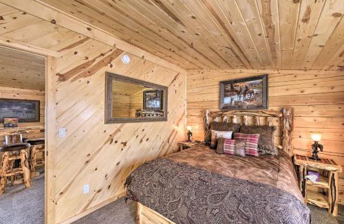 Del Norte House | Rio Grande National Forest Cabin Views and Hot Tub