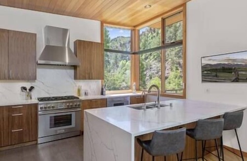 Placerville House | Rio Vista Telluride w/hot tub!