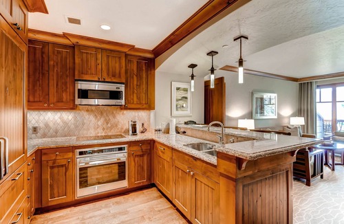 Beaver Creek Condo | RITZ-CARLTON BACHELOR GULCH RESIDENTIAL SUITE located in the Award winning Hotel