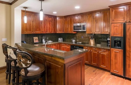 Aspen Condo | Ritz Carlton Club 3BR/3BA suite w/Slopeside Mountain View - SKI IN/SKI OUT!