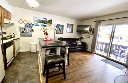 Estes Park Condo | River Front Cozy Condo near RMNP