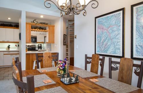 Frisco House | River Glen 203B