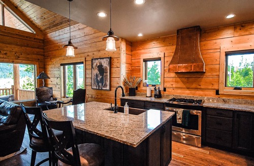 Grand Lake House | River Ridge Lodge - Brand new home overlooking the Colorado River! Sleeps 6!