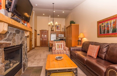 River Run Condo | River Run Condo w/Mountain Views from Private Balcony & Close to Gondola!