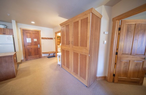 Montezuma Condo | River Run Condo, Walk to Skiing, Pool/Hot Tub