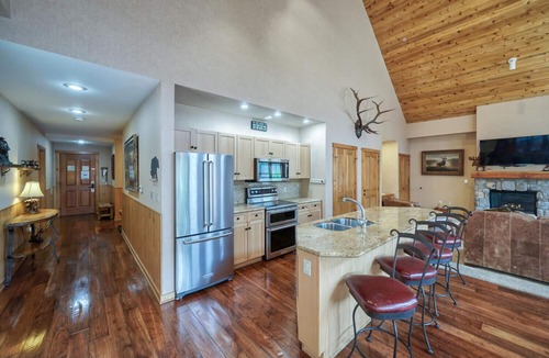 River Run Condo | River Run Village Walk To Gondola Pool Hot Tubs Restaurants and Shops DELUXE