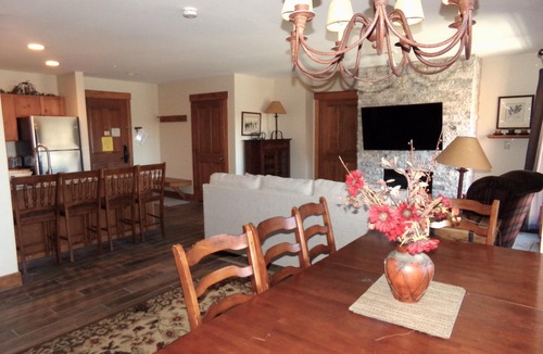 River Run Condo | River Run Village Walk To Gondola Pool Hot Tubs Restaurants and Shops DELUXE