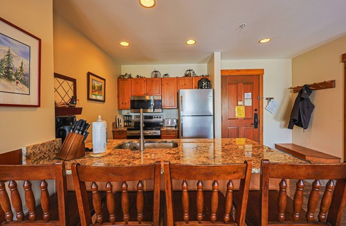 River Run Condo | River Run Village Walk To Gondola Pool Hot Tubs Restaurants and Shops DELUXE