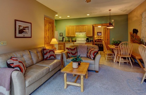 Fall River Estates Condo | River Stone Resorts & Bear Paw Suites