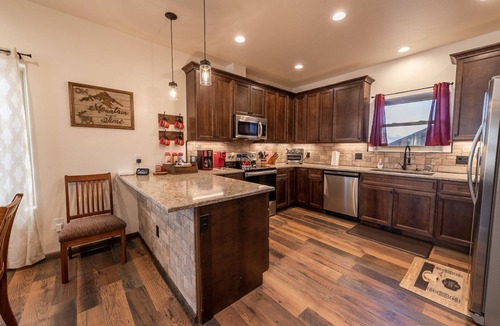 Poncha Springs House | River Valley Retreat- Dog Friendly, Minutes to Monarch Mountain