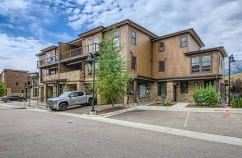 Willow Grove House | River West 822