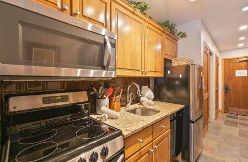 Four O'Clock House | Riverbend Centennial Run Condo Ski In Ski Out