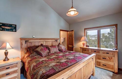 Four O'Clock Apartment | Riverbend Lodge 201 by Great Western Lodging