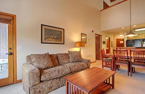 Four O'Clock Apartment | Riverbend Lodge 216 by Great Western Lodging