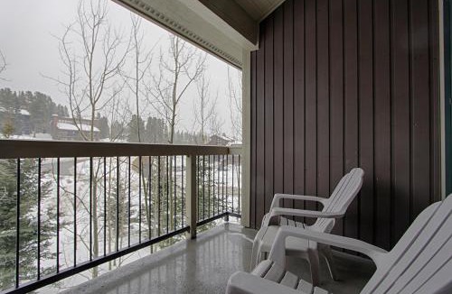 Four O'Clock Apartment | Riverbend Lodge 217 by Great Western Lodging