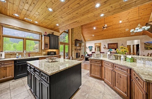 Ridgway House | Riverfront Dream House 4 Bedroom/Loft 3.5 Bath
