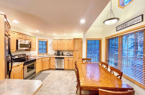 Fall River Estates Cabin | Riverfront Home at the entrance of Rocky Mountain National Park
