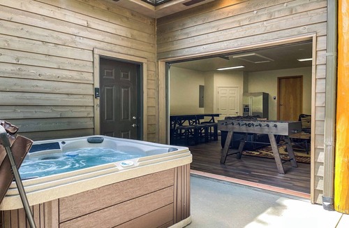 Fall River Estates Cabin | Riverfront Home at the entrance of Rocky Mountain National Park