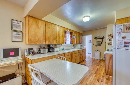 Drake House | Riverfront house on large property - Monthly rental May to September