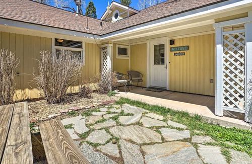 Redstone Apartment | Riverfront Redstone Cabin w/ Private Deck & Grill!