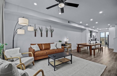 Grand Junction House | Rivers & Ridges Basecamp – Stylish 3BR Townhome Near Adventure & Wineries!