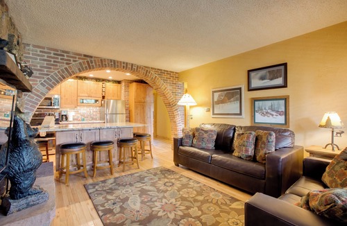 Rendezvous Condo | Riverside Condo in Downtown Winter Park!