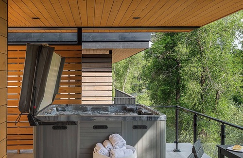 Old Town House | Riverside Luxury in Downtown Steamboat | Triple 3 Lodge