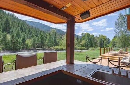 Placerville House | Riverside Retreat with Hot Tub