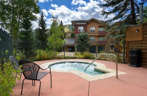 Old Town Apartment | Riverside Retreat condo