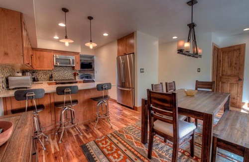 Intermountain House | Robins Nest