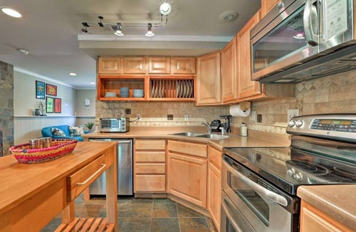 Foothills House | Rockies Rest Stop - Perfect for Traveling Nurse
