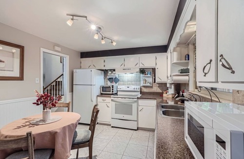 Arvada Plaza Area House | Rocky Garden Retreat: 3 Bedroom Near Denver