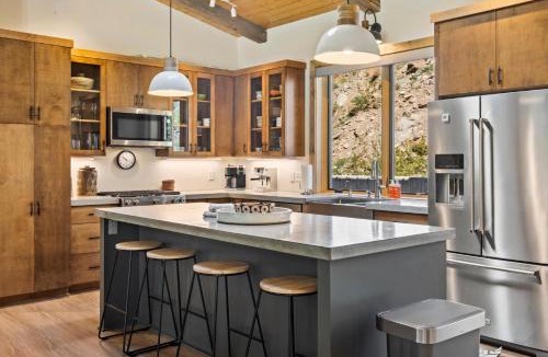 Creede House | Rocky's
