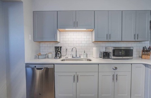 Colorado Springs Condo | Romantic Getaway Base of Mountains Parks & Trails