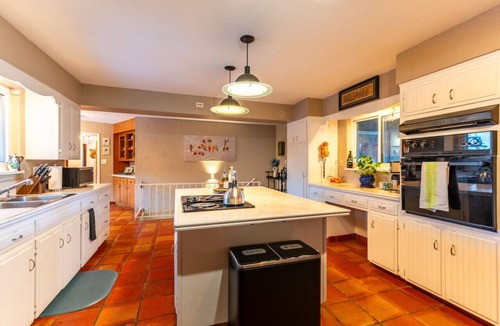 Cascade-Chipita Park House | Romantic Home w/Hot Tub, Mt. Views & Art