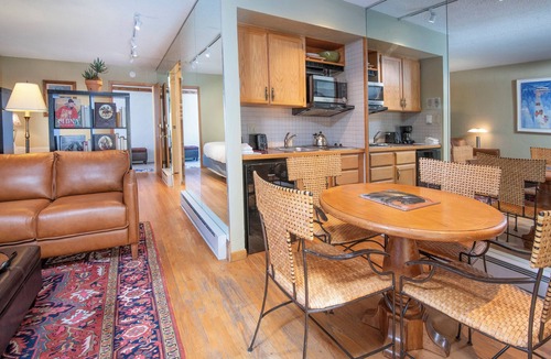 Vail Condo | Rooftop Hot Tub, Walk to Gondola, LH306