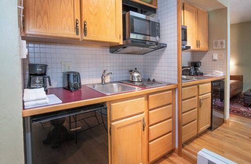 Vail Condo | Rooftop Hot Tub, Walk to Gondola, LH306