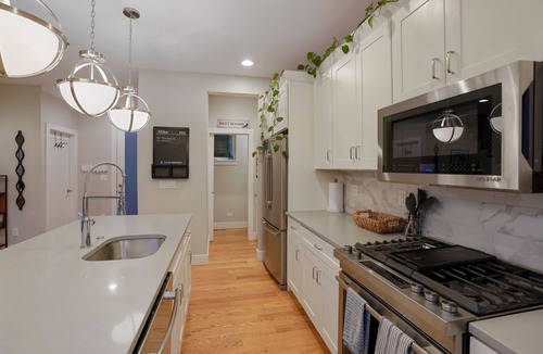 Sloan Lake House | Rooftop + pool table + hot tub near Broncos Stadium!