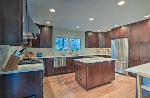 Eagle-Vail House | Roomy Avon Family Chalet w/Hot Tub in EagleVail!