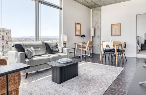 Golden Triangle Apartment | Roomy Golden Triangle 2BR w/ Gym & Pool nr Art Museum, by Blueground