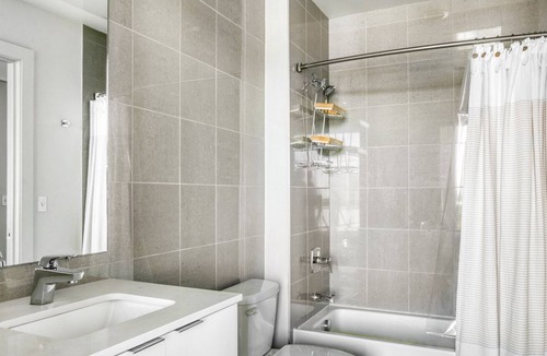 Golden Triangle Apartment | Roomy Golden Triangle 2BR w/ Gym & Pool nr Art Museum, by Blueground