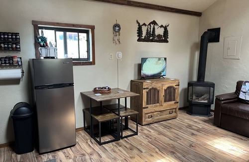 Woodland Park Cabin | Rose Mountain Escape is peaceful with beautiful views and we are pet friendly.