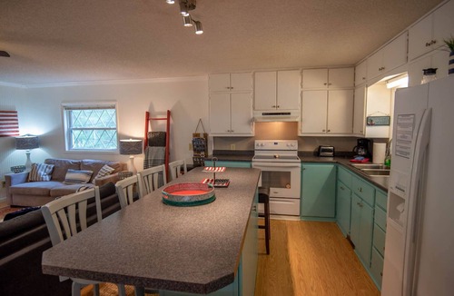 Crumpler Cottage | Roxy's Riverfront Playhouse on the New River - Fire Pit