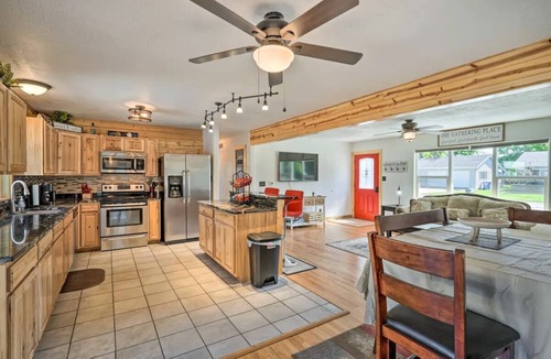 Canon City House | Royal Gorge Pool House- Heated Pool & Hot Tub!