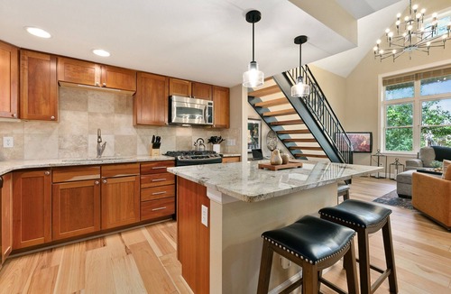 River Rock Condo | Royal Perch | Chic Old Town Loft w/King Suite