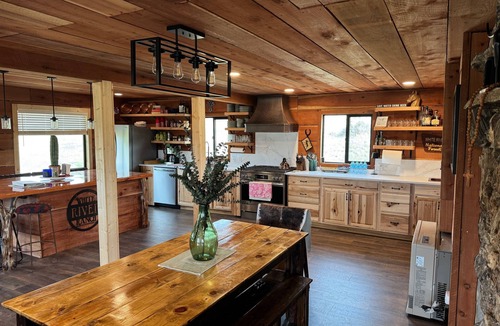 Meeker House | Rustic 4-Bedroom Luxury Retreat - Spectacular White River Valley Views
