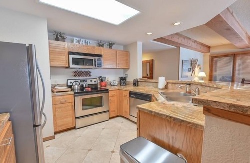 Crested Butte Condo | Rustic 5th-Floor Condo with Private Balcony & Wood Fireplace by RedAwning